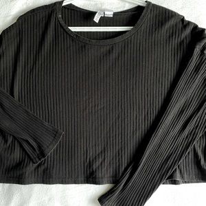Black long sleeve crop top